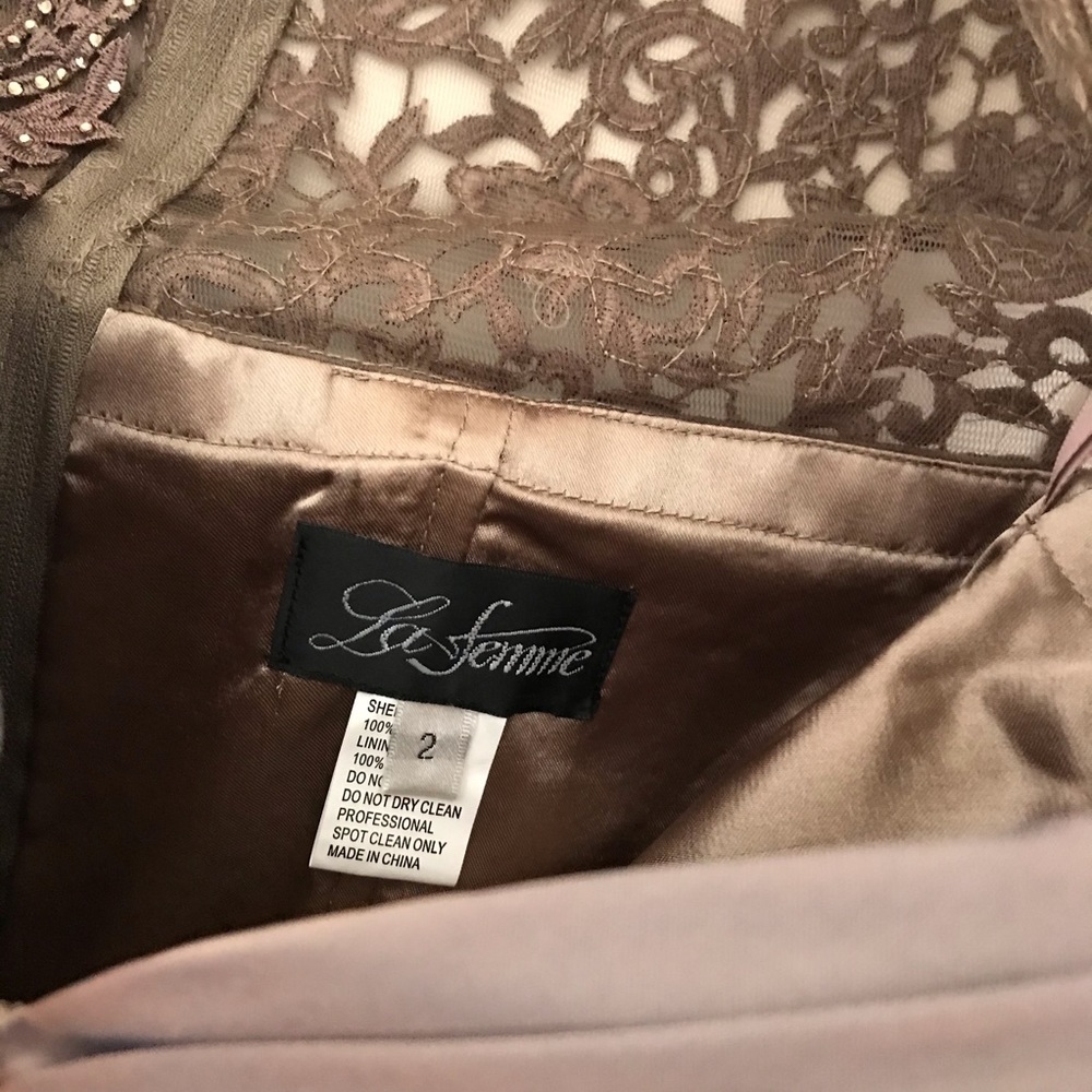 LA FEMME Ruched Chiffon Gown In Cocoa - Picture 7 of 8